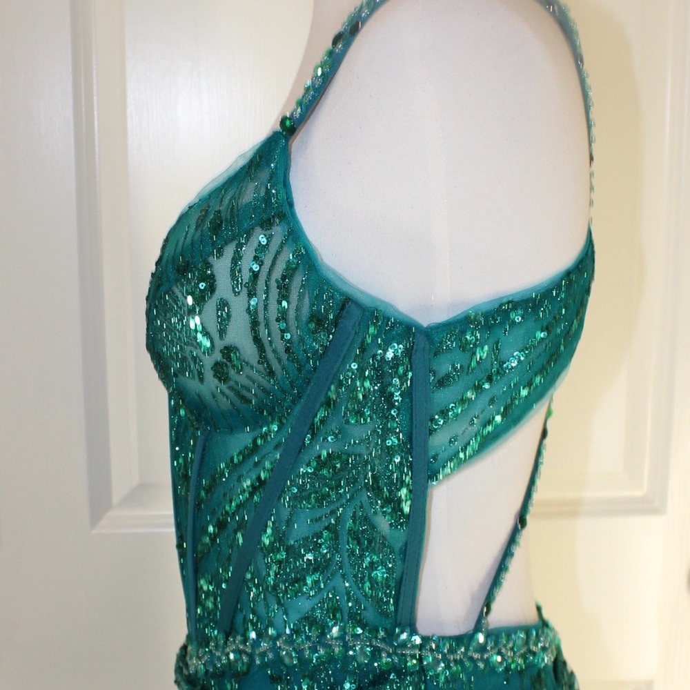 Sparkly Dark Teal Bodycon Corset Short Homecoming Dress With Sequins
Size 6 - Picture 12 of 16
